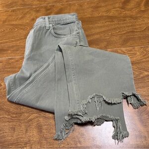We The Free Moss Green Maggie Mid Rise Straight leg Distress Crop Jeans size 28